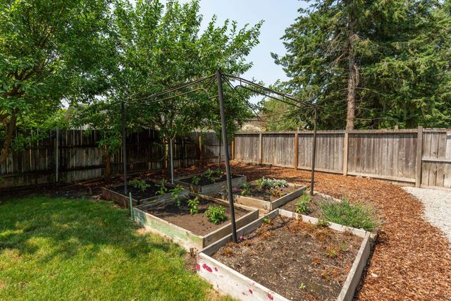 4526 S Cook St, Spokane, WA 99223