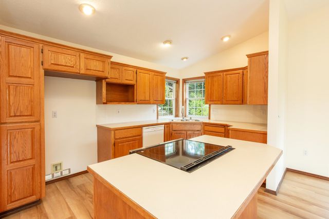 4526 S Cook St, Spokane, WA 99223