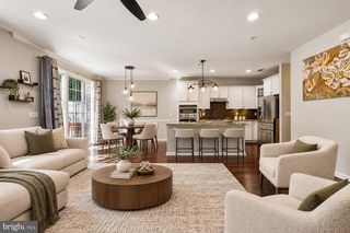 204 ELLSWORTH WAY, Monmouth Junction, NJ 08852
