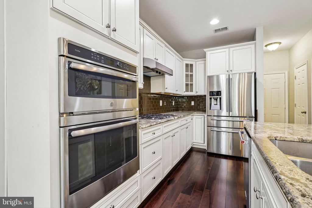 204 ELLSWORTH WAY, MONMOUTH JUNCTION, NJ 08852 — photo 4