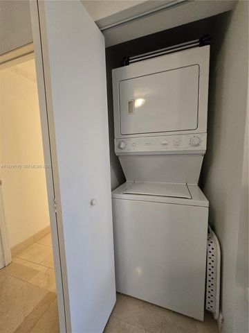 90 SW 3rd St 1110, Miami, FL 33130