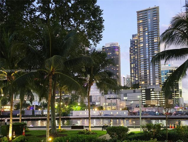 90 SW 3rd St 1110, Miami, FL 33130