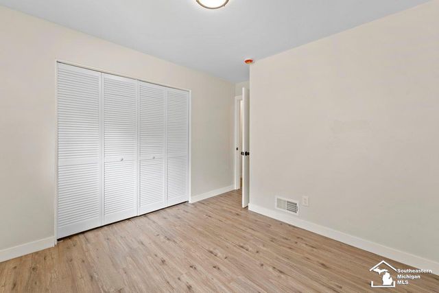 5888 Kolb Avenue, Allen Park, MI 48101