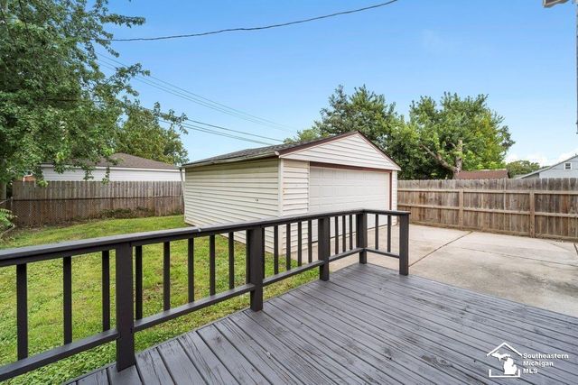 5888 Kolb Avenue, Allen Park, MI 48101