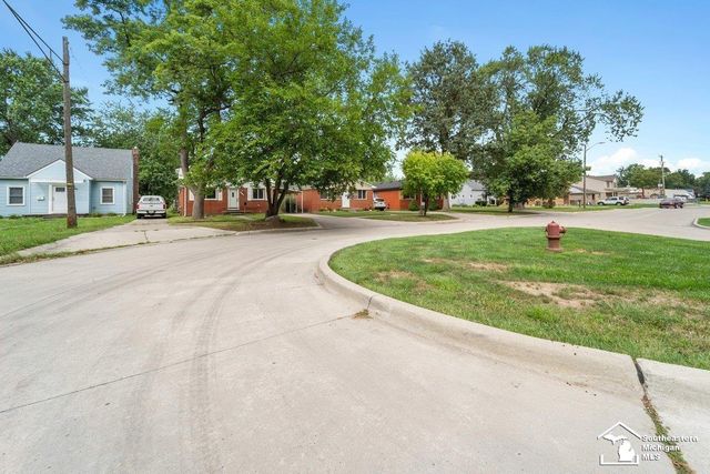 5888 Kolb Avenue, Allen Park, MI 48101