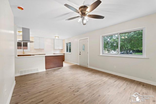 5888 Kolb Avenue, Allen Park, MI 48101