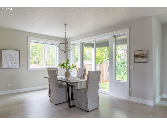 17683 Sw COBB Ln, Beaverton, OR 97007