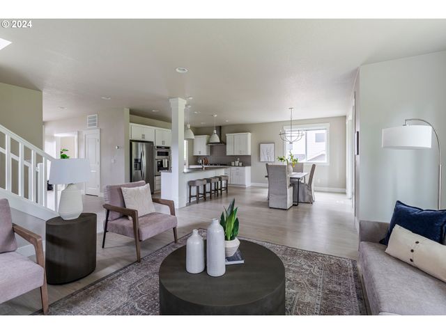 17683 Sw COBB Ln, Beaverton, OR 97007