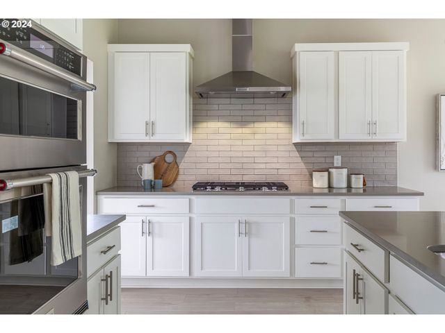 17683 Sw COBB Ln, Beaverton, OR 97007