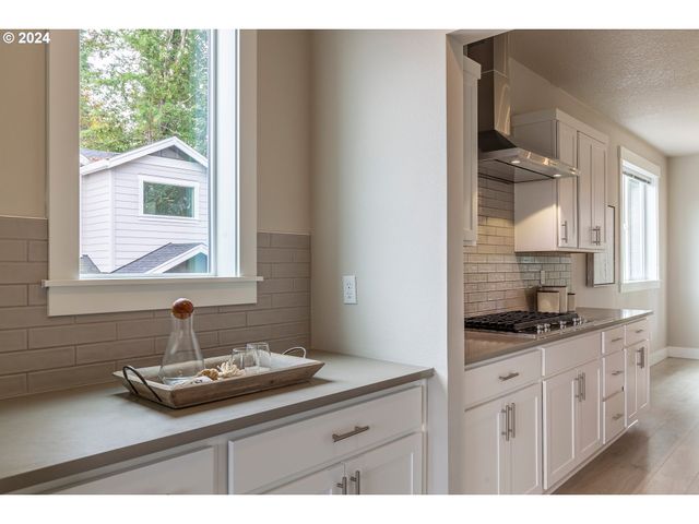 17683 Sw COBB Ln, Beaverton, OR 97007