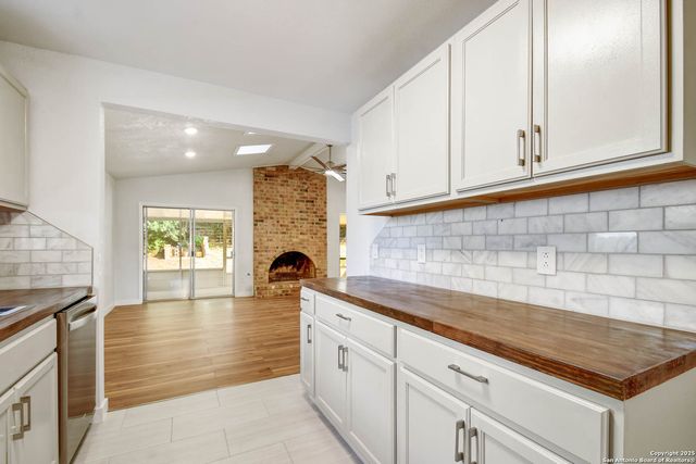 8021 Harper Valley, Live Oak, TX 78233