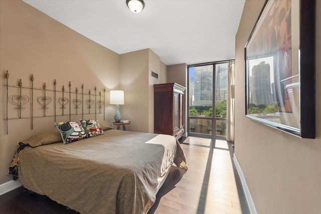 1335 S Prairie Avenue 607, Chicago, IL 60605