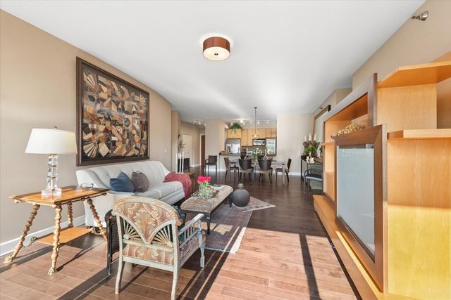 1335 S Prairie Avenue 607, Chicago, IL 60605