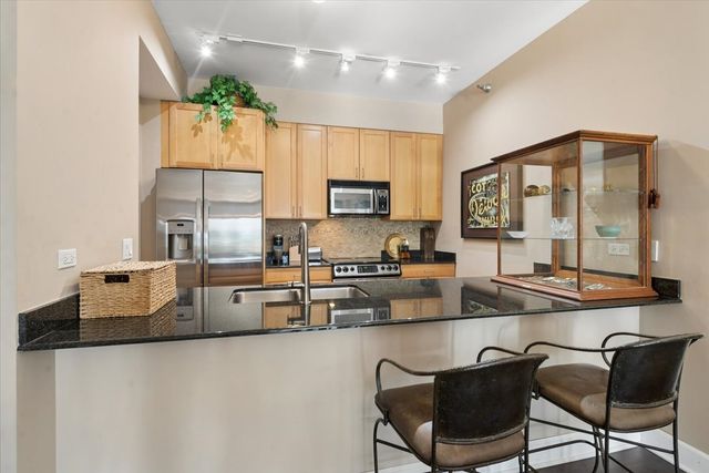 1335 S Prairie Avenue 607, Chicago, IL 60605