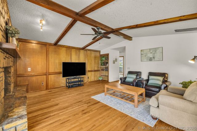 3901 S Walnut Avenue, Broken Arrow, OK 74011