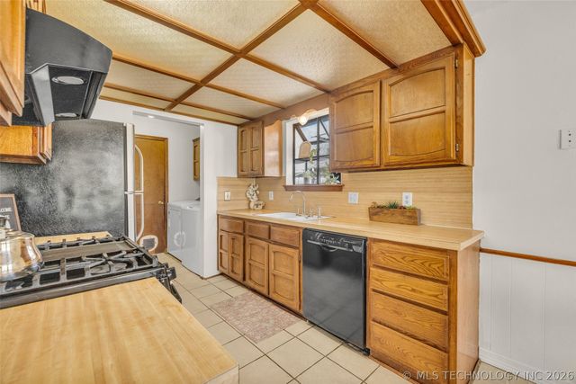 3901 S Walnut Avenue, Broken Arrow, OK 74011