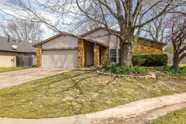 3901 S Walnut Avenue, Broken Arrow, OK 74011