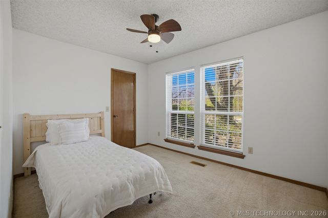 3901 S Walnut Avenue, Broken Arrow, OK 74011