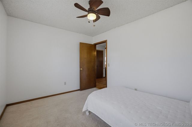 3901 S Walnut Avenue, Broken Arrow, OK 74011