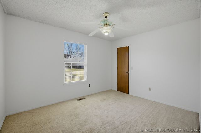 3901 S Walnut Avenue, Broken Arrow, OK 74011