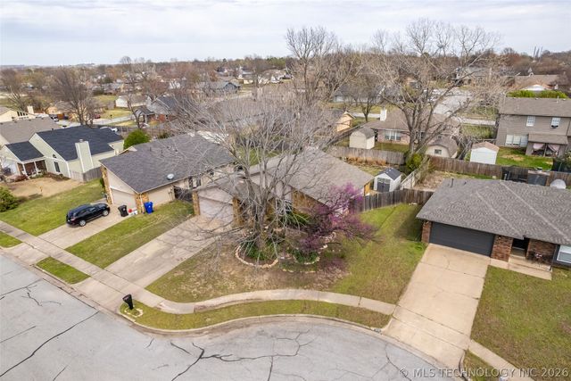 3901 S Walnut Avenue, Broken Arrow, OK 74011