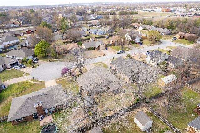 3901 S Walnut Avenue, Broken Arrow, OK 74011