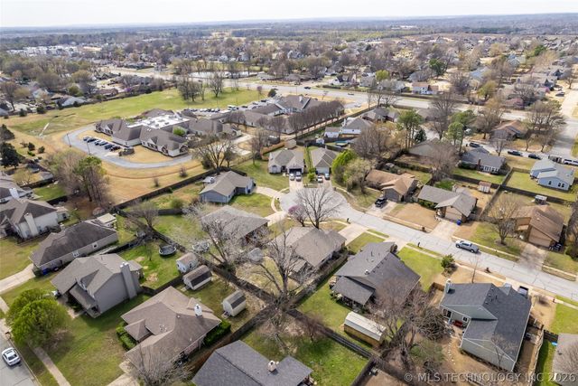 3901 S Walnut Avenue, Broken Arrow, OK 74011