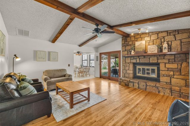 3901 S Walnut Avenue, Broken Arrow, OK 74011