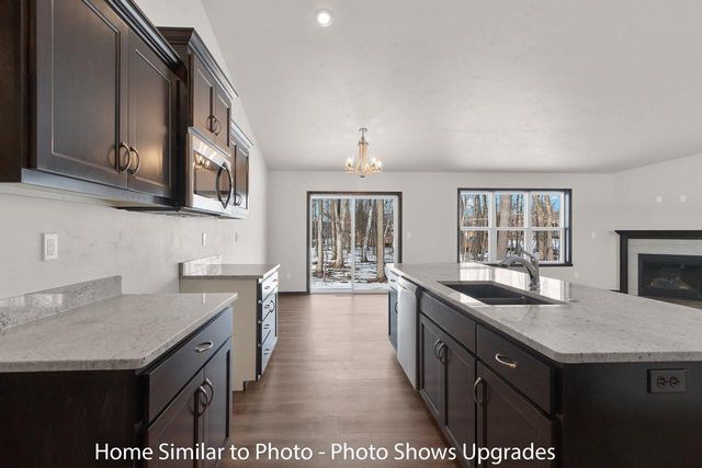 1732 BETTY JEAN LANE, Howard, WI 54313