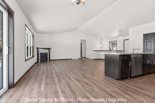 1732 BETTY JEAN LANE, Howard, WI 54313