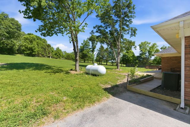 385 Jones Road, Ozark, MO 65721