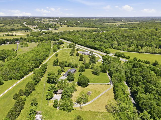 385 Jones Road, Ozark, MO 65721