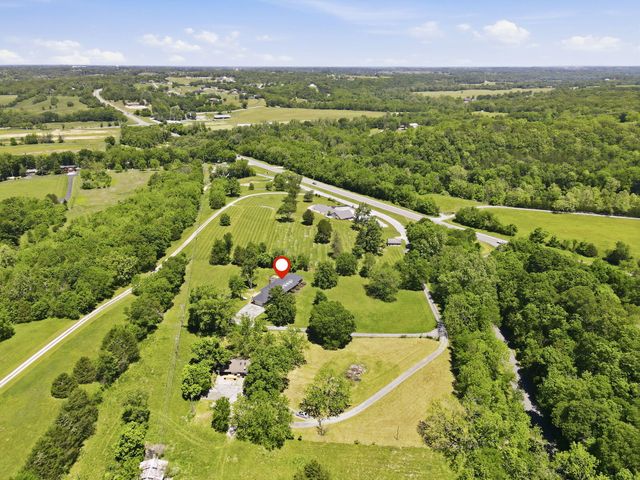 385 Jones Road, Ozark, MO 65721