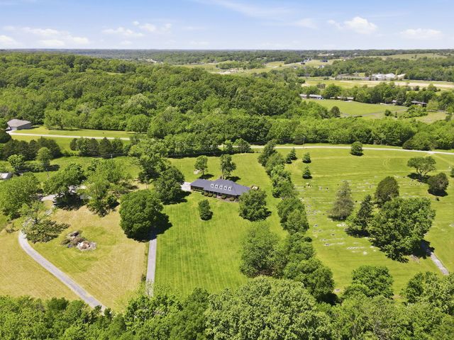 385 Jones Road, Ozark, MO 65721