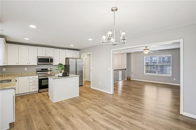 1004 NW High View Drive, Grain Valley, MO 64029