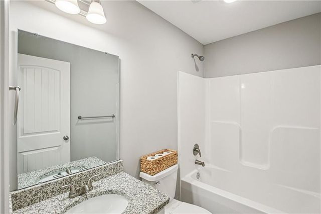 1004 NW High View Drive, Grain Valley, MO 64029