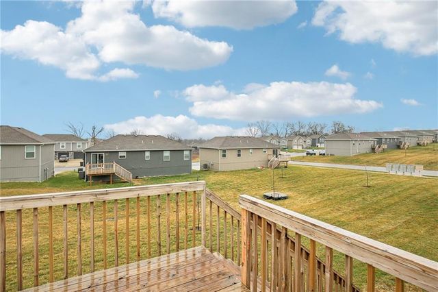 1004 NW High View Drive, Grain Valley, MO 64029