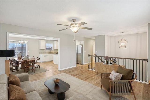 1004 NW High View Drive, Grain Valley, MO 64029