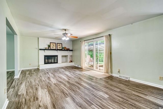 1051 Pine Gate Road, Evansville, IN 47725