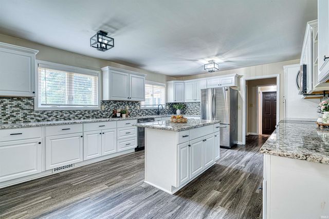 1051 Pine Gate Road, Evansville, IN 47725