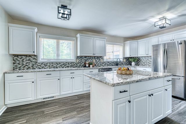 1051 Pine Gate Road, Evansville, IN 47725