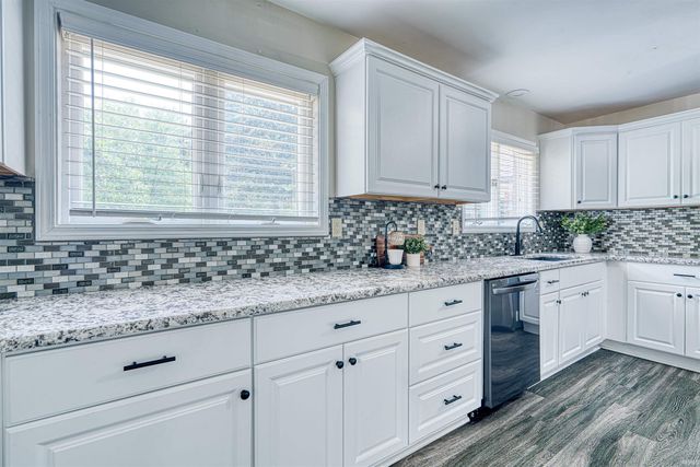 1051 Pine Gate Road, Evansville, IN 47725