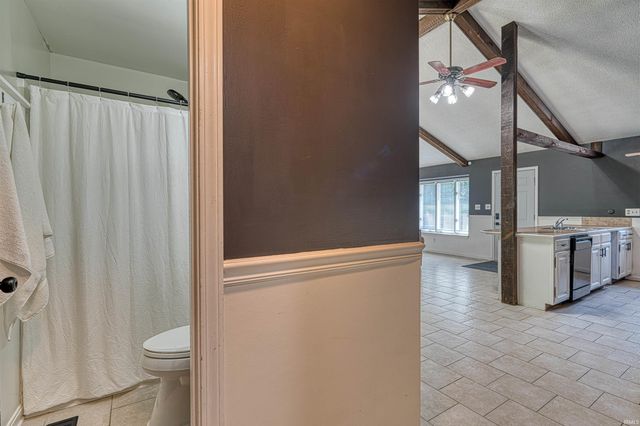 1051 Pine Gate Road, Evansville, IN 47725