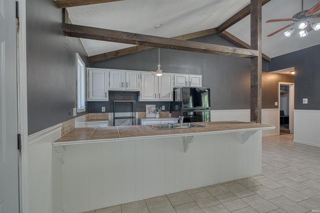 1051 Pine Gate Road, Evansville, IN 47725
