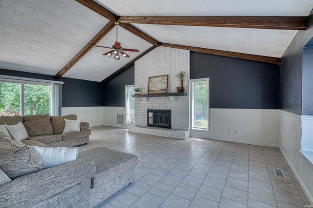 1051 Pine Gate Road, Evansville, IN 47725