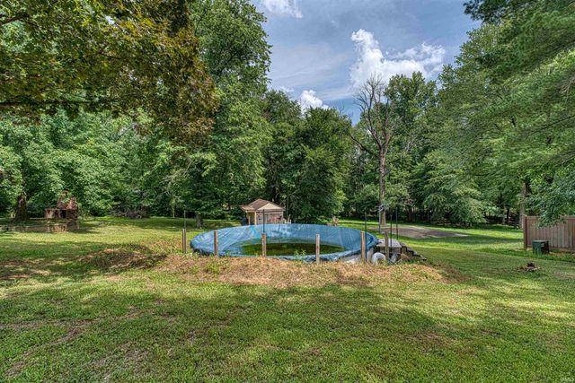 1051 Pine Gate Road, Evansville, IN 47725