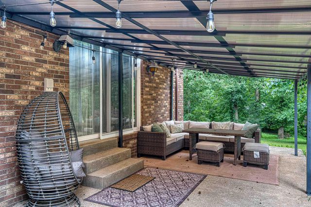 1051 Pine Gate Road, Evansville, IN 47725