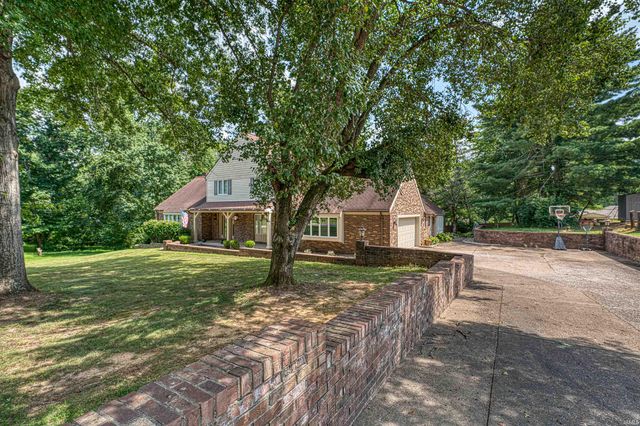 1051 Pine Gate Road, Evansville, IN 47725