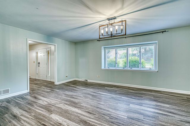 1051 Pine Gate Road, Evansville, IN 47725