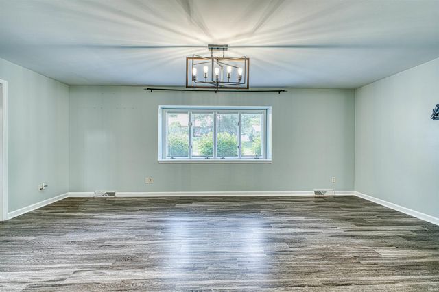 1051 Pine Gate Road, Evansville, IN 47725